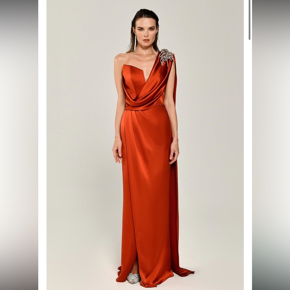 Alfabeta Gown One-Shoulder Embellished Cape Size 0/2 NWOT
